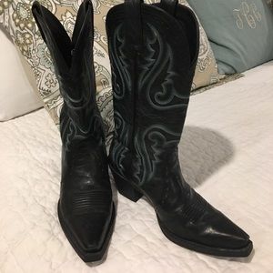 Ariat Boots black with teal design